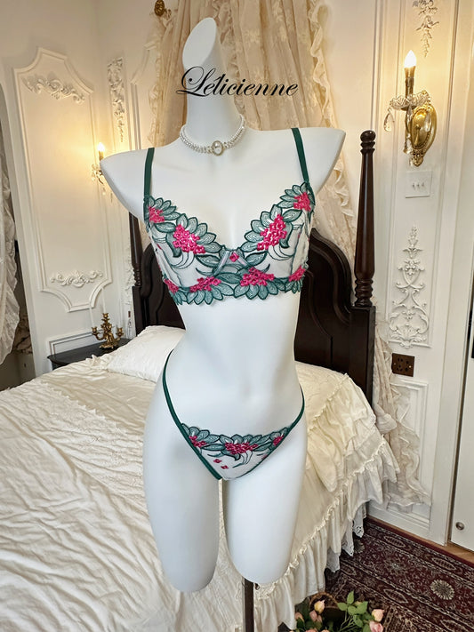 Lotus Bra & V-String Panty Set